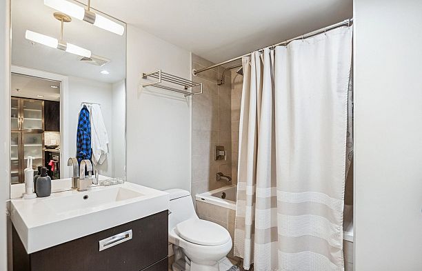 301 1055 Richards Street Downtown VW