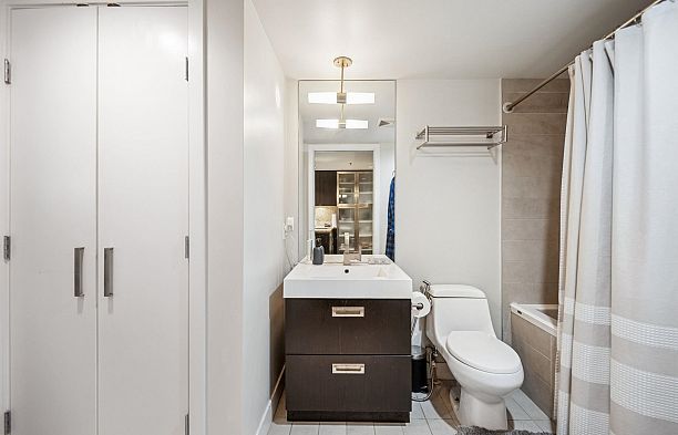 301 1055 Richards Street Downtown VW