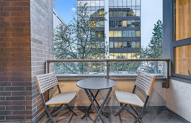 311 1010 Howe Street Downtown VW