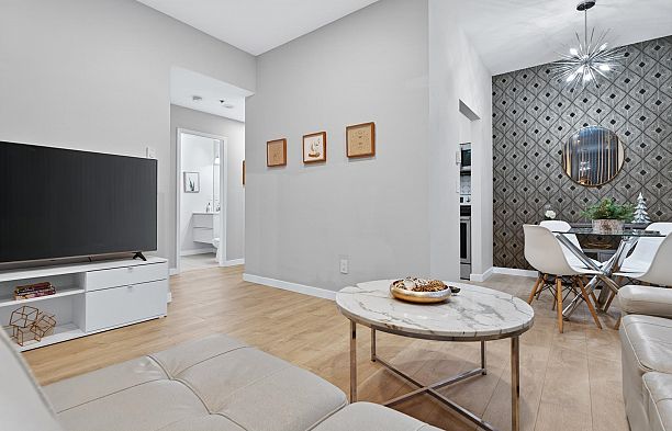 311 1010 Howe Street Downtown VW