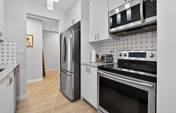 311 1010 Howe Street Downtown VW