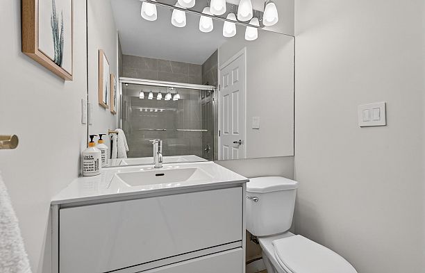 311 1010 Howe Street Downtown VW