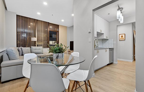 311 1010 Howe Street Downtown VW