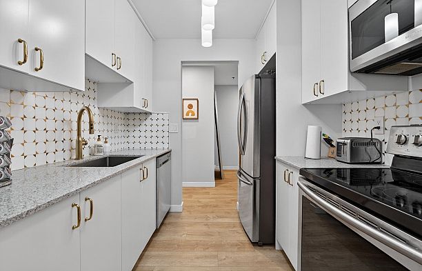 311 1010 Howe Street Downtown VW