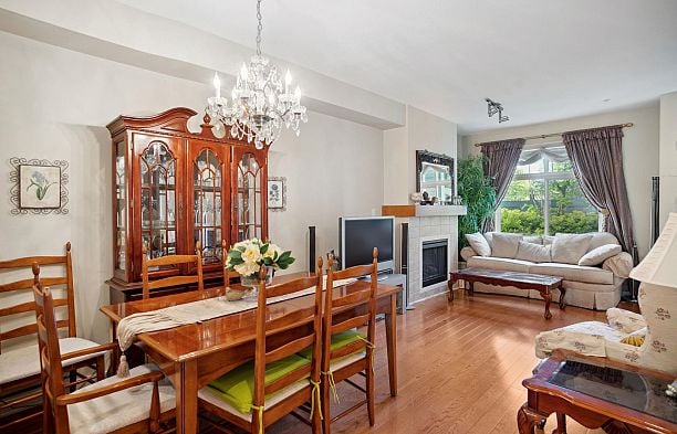 7411 Columbia Street South Cambie