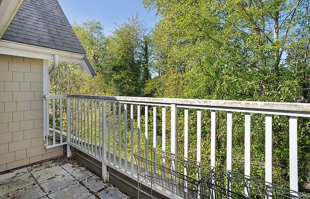 7411 Columbia Street South Cambie