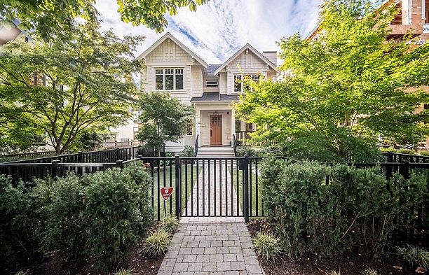 3530 W 43rd Avenue Southlands