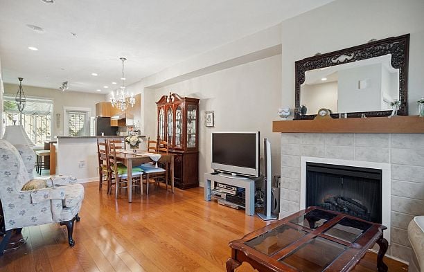 7411 Columbia Street South Cambie