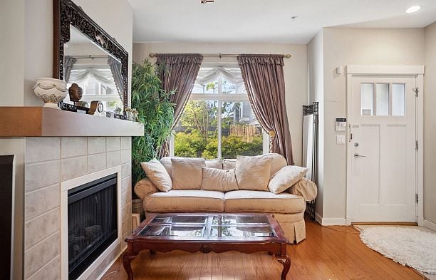 7411 Columbia Street South Cambie