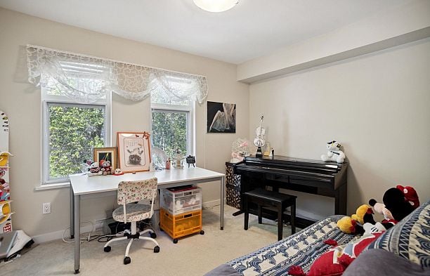 7411 Columbia Street South Cambie