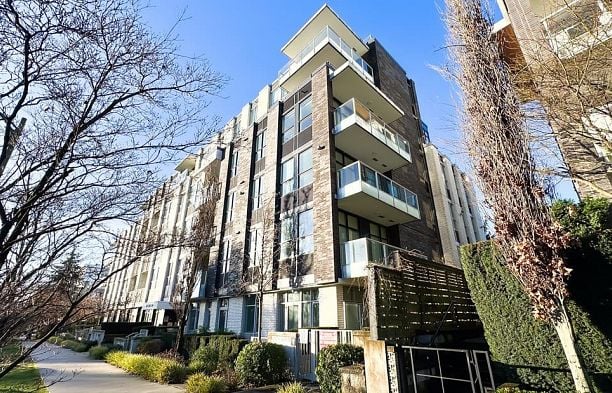 302 6733 Cambie Street South Cambie