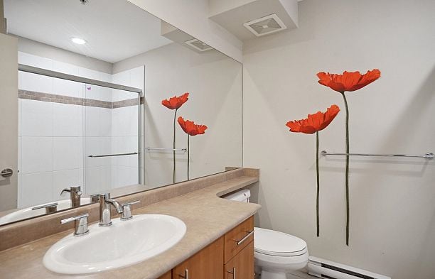 7411 Columbia Street South Cambie