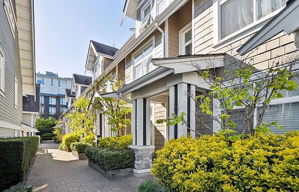 7411 Columbia Street South Cambie