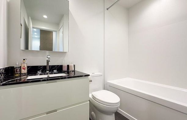 302 6733 Cambie Street South Cambie