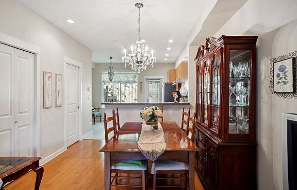 7411 Columbia Street South Cambie