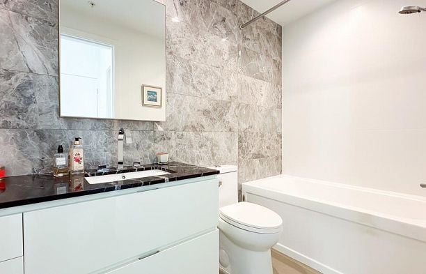 302 6733 Cambie Street South Cambie