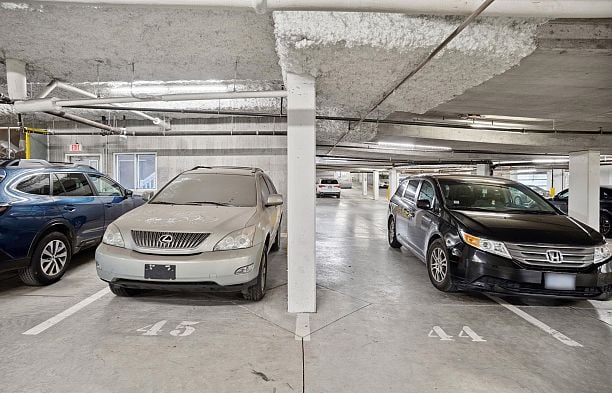 7411 Columbia Street South Cambie