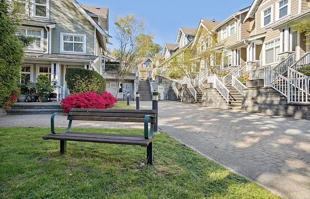 7411 Columbia Street South Cambie