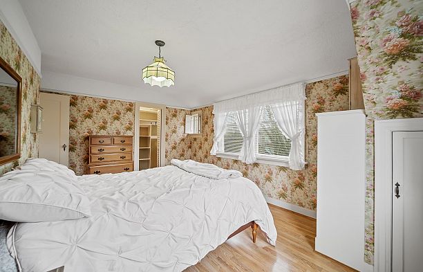 3537 W 31st Avenue Dunbar