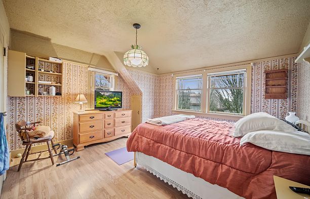 3537 W 31st Avenue Dunbar