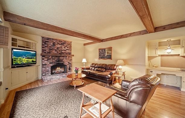 3537 W 31st Avenue Dunbar