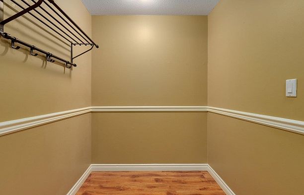 306 975 W 13th Avenue Fairview VW