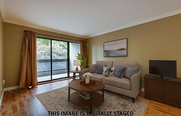 306 975 W 13th Avenue Fairview VW