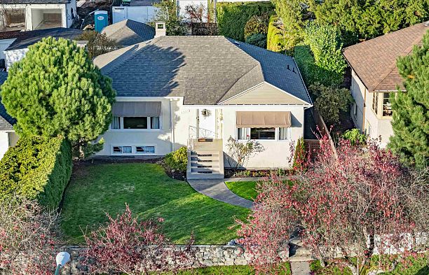 2225 W 22nd Avenue Arbutus