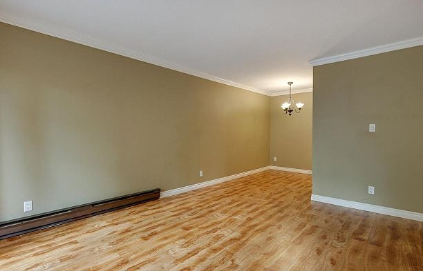 306 975 W 13th Avenue Fairview VW