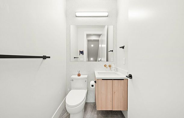 2815 W 19th Avenue Arbutus