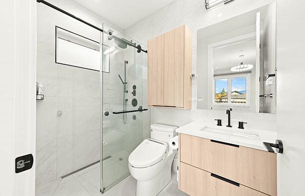 2815 W 19th Avenue Arbutus