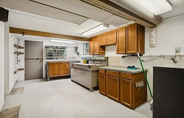 5525 Crown Street Dunbar