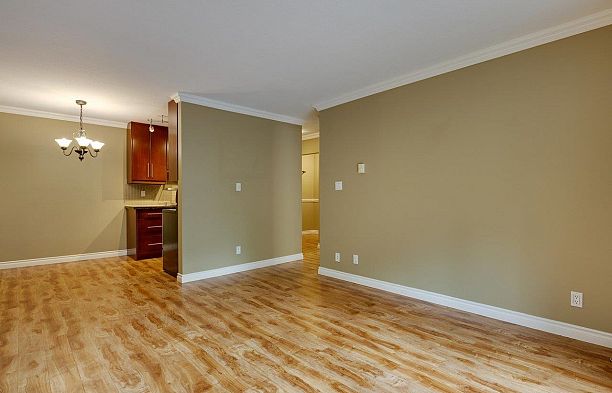 306 975 W 13th Avenue Fairview VW