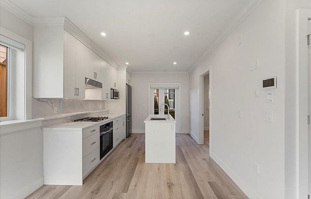 2229 W 16th Avenue Kitsilano