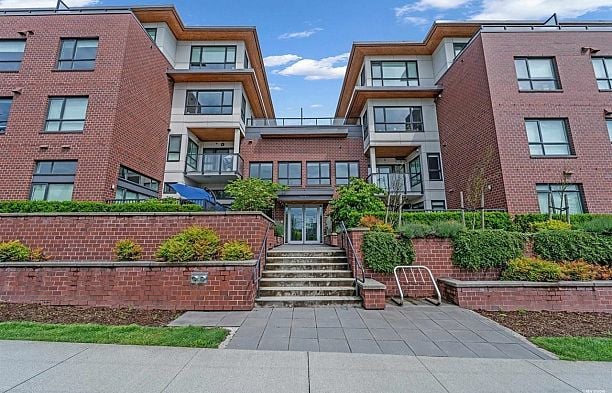 PH1 7828 GRANVILLE STREET, Vancouver BC V6P 4Z2 Marpole