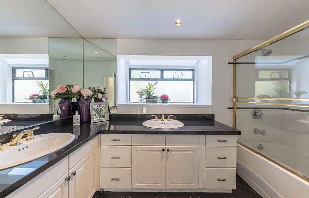 4393 Puget Drive Arbutus