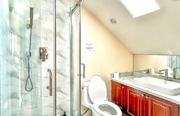 2237 W 37th Avenue Quilchena