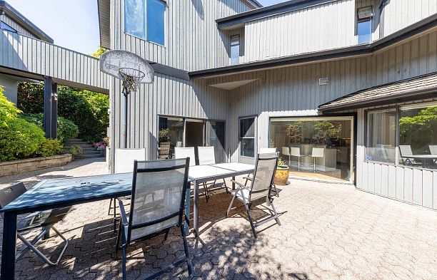 4393 Puget Drive Arbutus