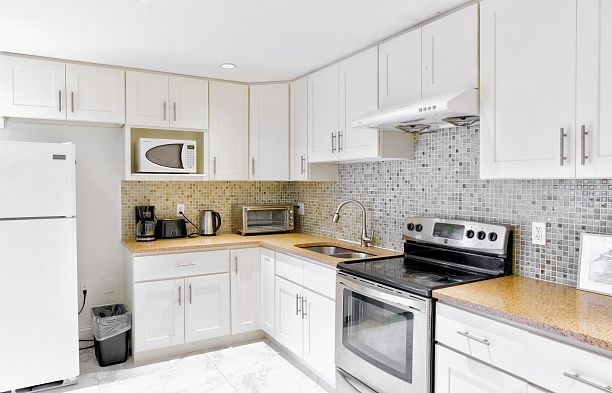 2237 W 37th Avenue Quilchena