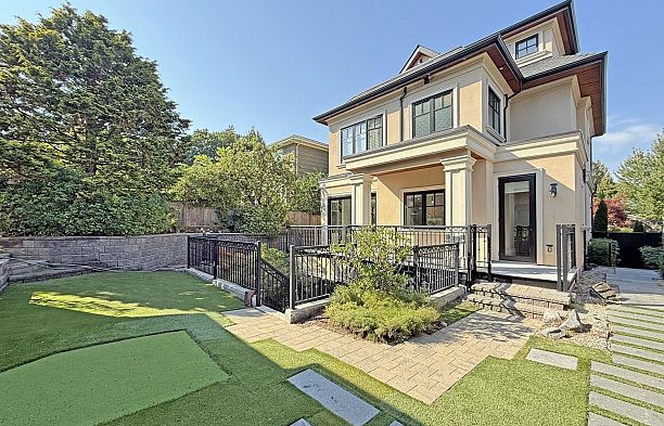 2930 W 29th Avenue MacKenzie Heights