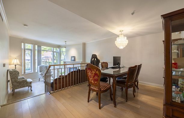 205 638 W 45th Avenue Oakridge VW