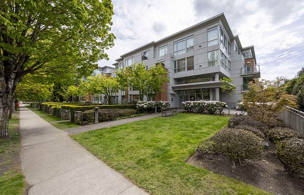 205 638 W 45th Avenue Oakridge VW