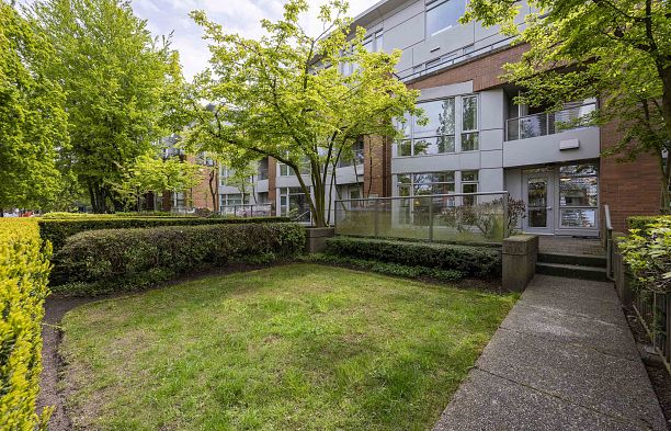 205 638 W 45th Avenue Oakridge VW