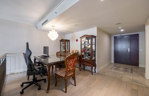 205 638 W 45th Avenue Oakridge VW