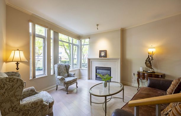 205 638 W 45th Avenue Oakridge VW