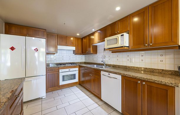 205 638 W 45th Avenue Oakridge VW