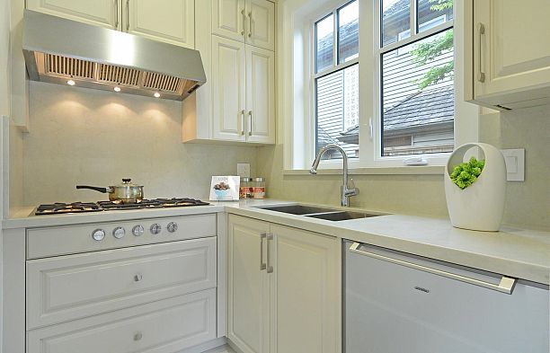 2930 W 29th Avenue MacKenzie Heights