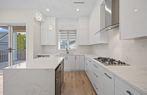 6011 Fremlin Street Oakridge VW