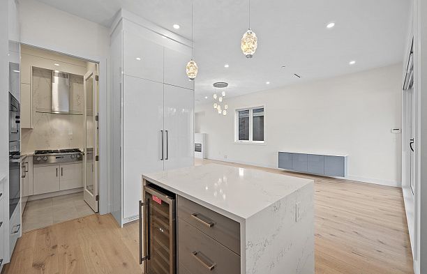 6011 Fremlin Street Oakridge VW