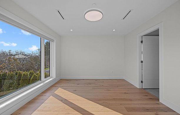 6011 Fremlin Street Oakridge VW